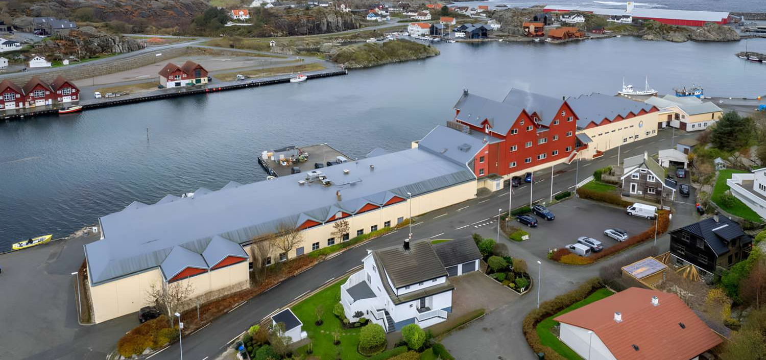 Vågen 42 sett fra luften – Sirevåg havn